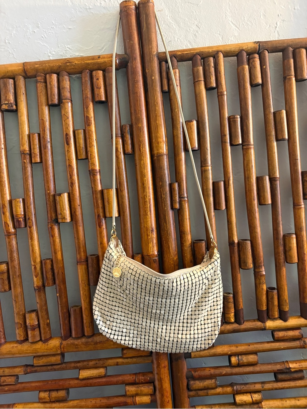VINTAGE LA REGAL IVORY METAL CHAIN LINK PURSE